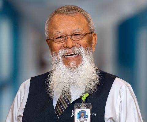 Smiling Lee Health Volunteer